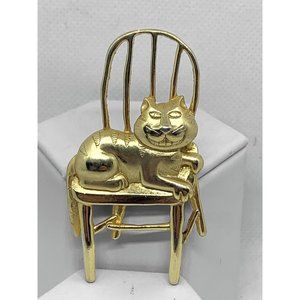 JJ JONETTE Smiling Cat Chair Brooch Gold Tone Vtg